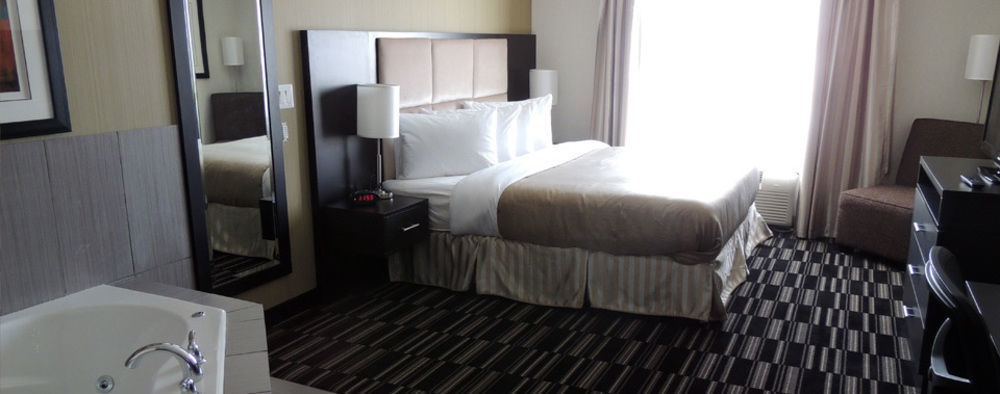 Western Star Inn & Suites Stoughton Exteriér fotografie